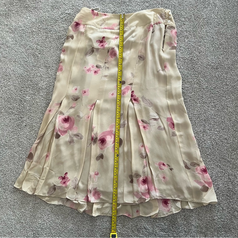 SOLD Rena Rowan 100% Silk Romantic Midi Skirt Cream base and Soft Pink floral - Picture 8 of 9